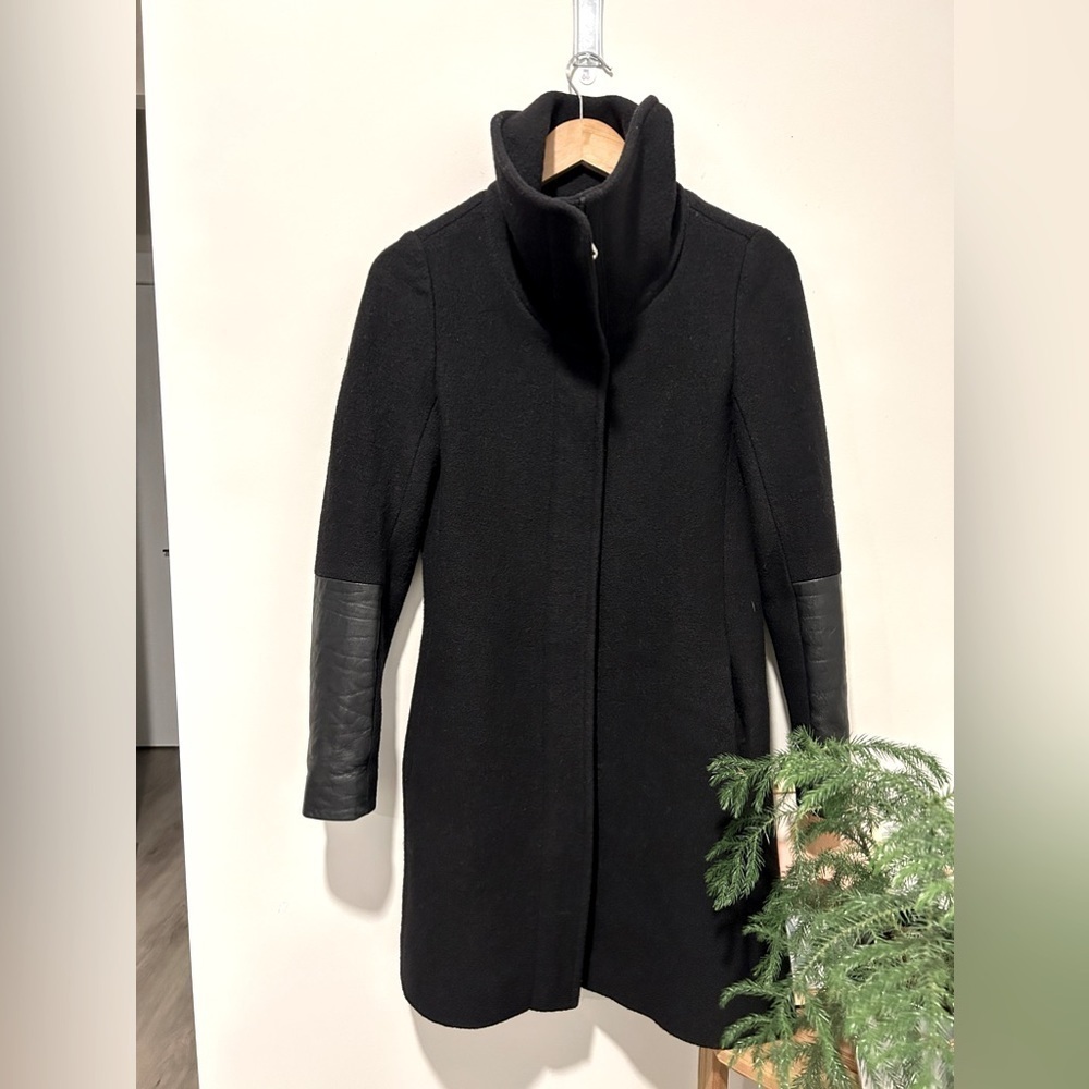 Club Monaco Wayland Coat ~ Black Wool with leather sleeve detailing - Picture 9 of 11